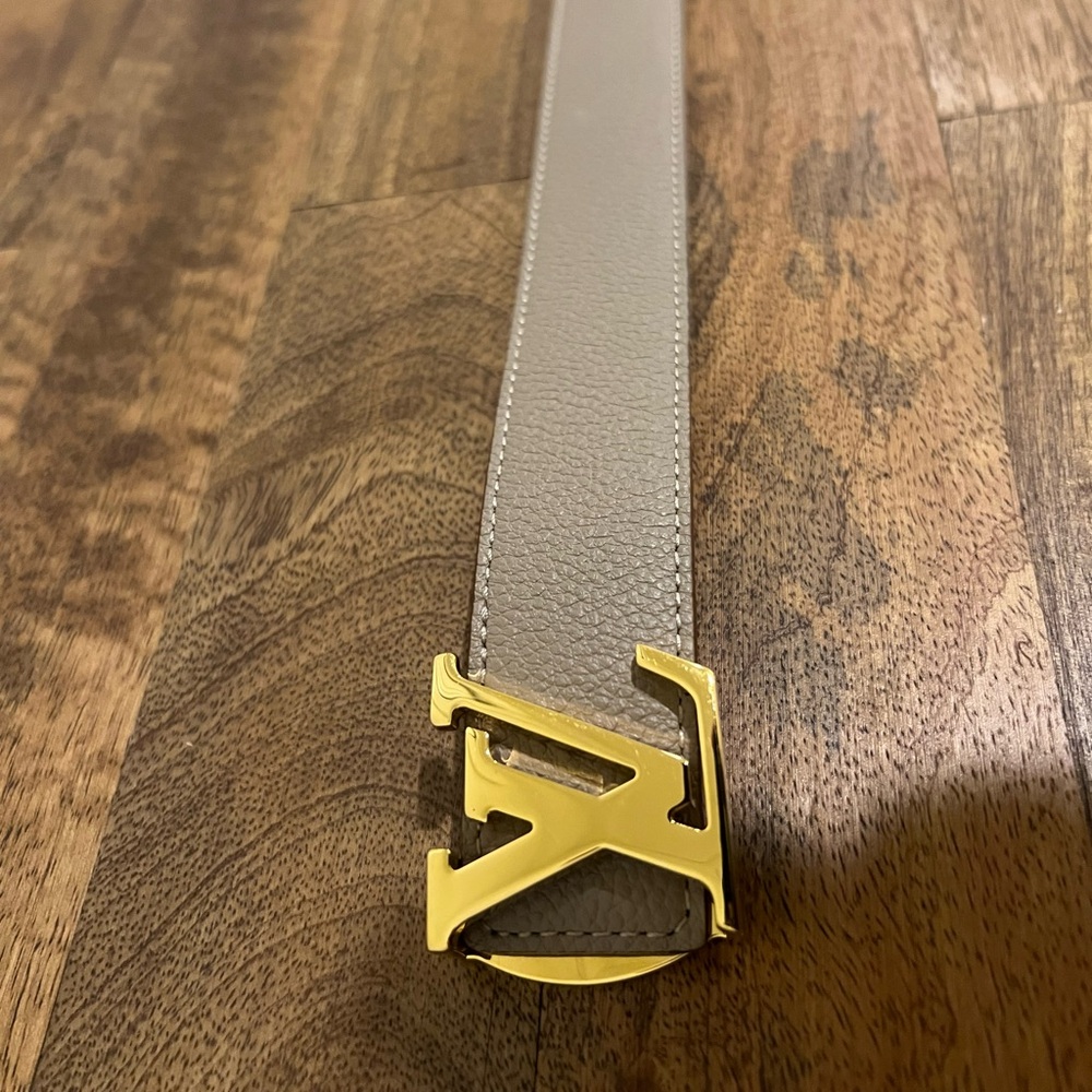 Louis Vuitton women’s reversible beige & logo belt size 85 cm